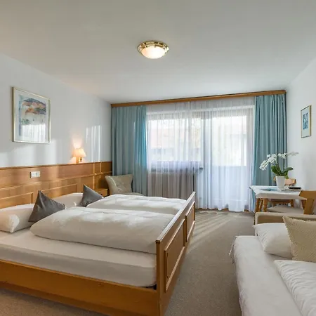 Hotel Baumgarten & Baumgarten 3*